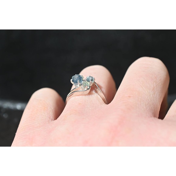Montana Sapphire Ring, Raw Stone Ring, Bohemian Ring, Unique gift for Her - Picture 3 of 4